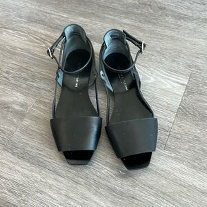 Saint & Libertine flats